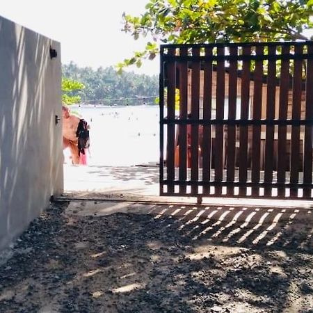 Surf Villa Hiriketiya マータラ エクステリア 写真